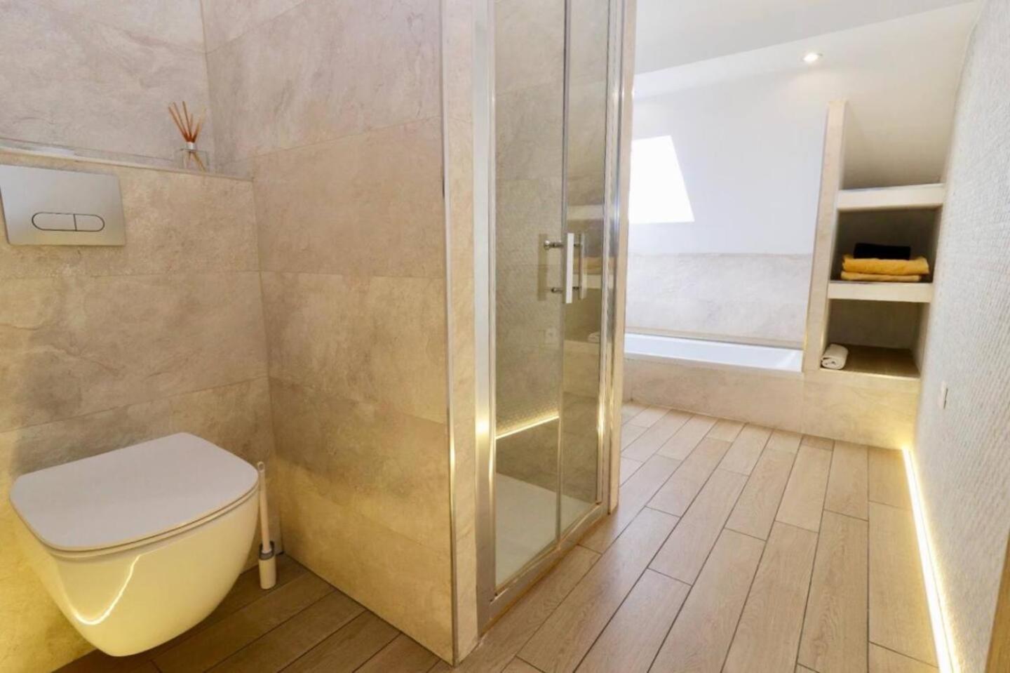 Duplex 120M2 Terrasse Vue Sur Nimes Apartment Ngoại thất bức ảnh
